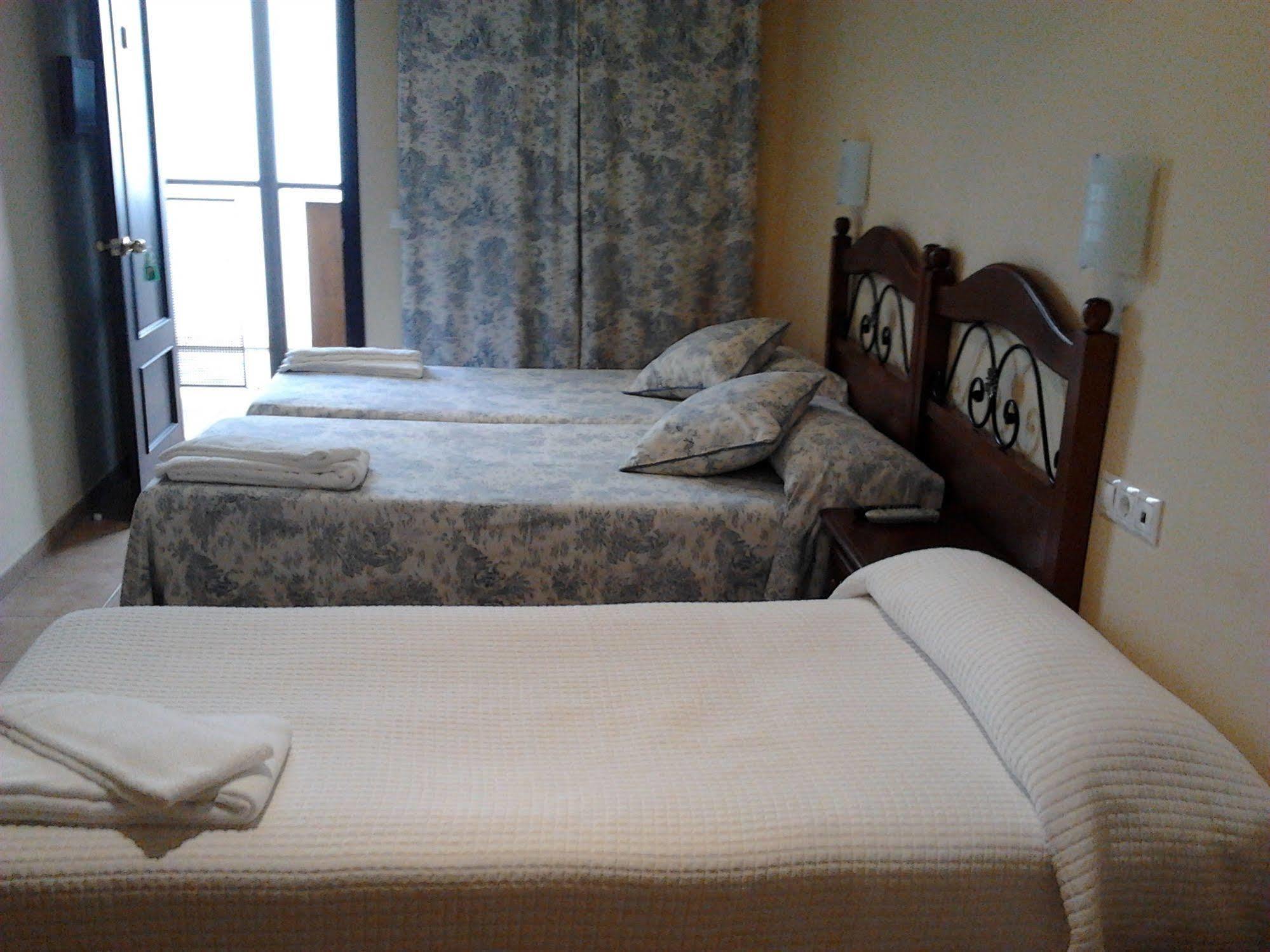Hostal Azahar Кордова Екстер'єр фото