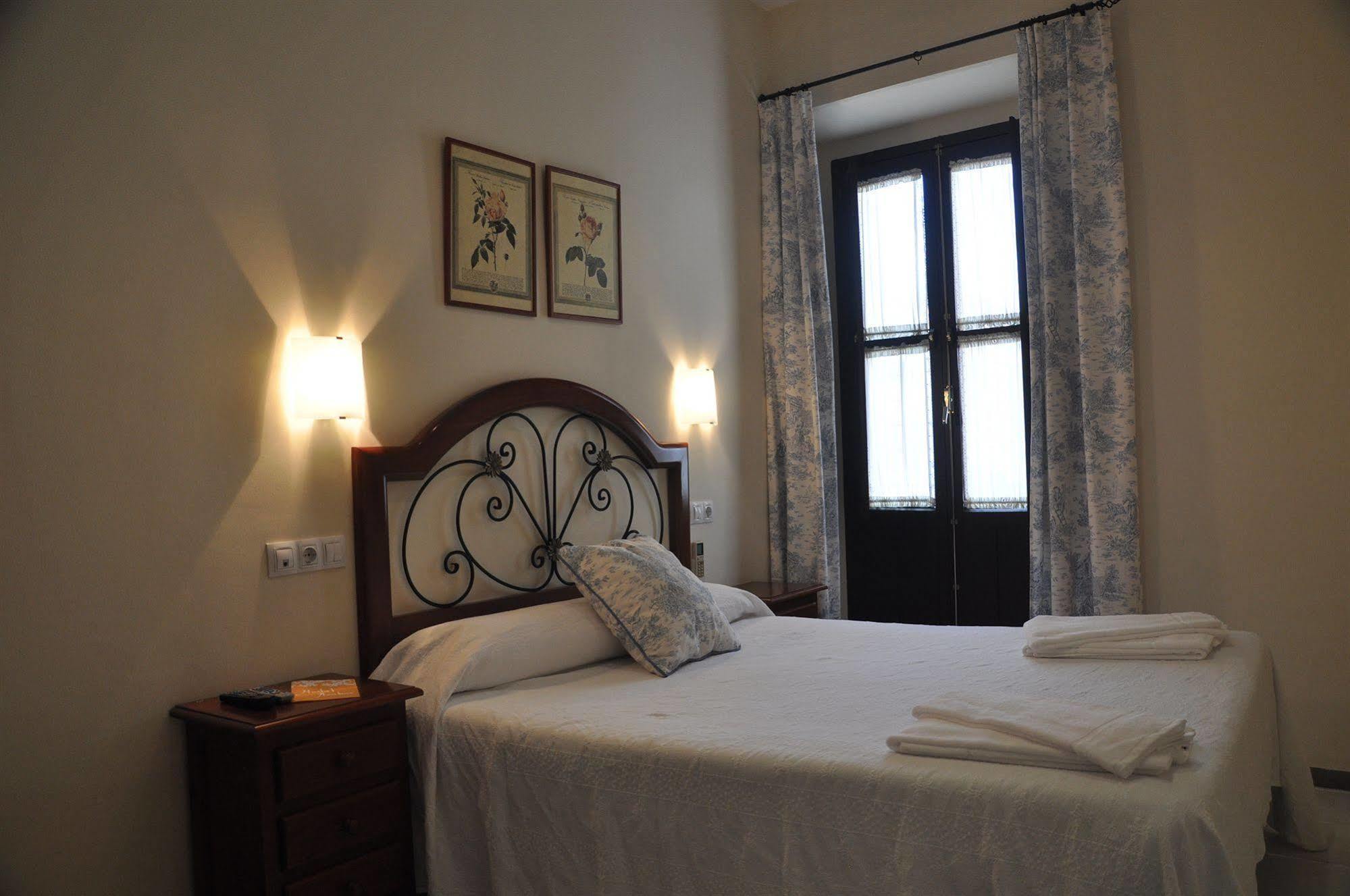 Hostal Azahar Кордова Екстер'єр фото